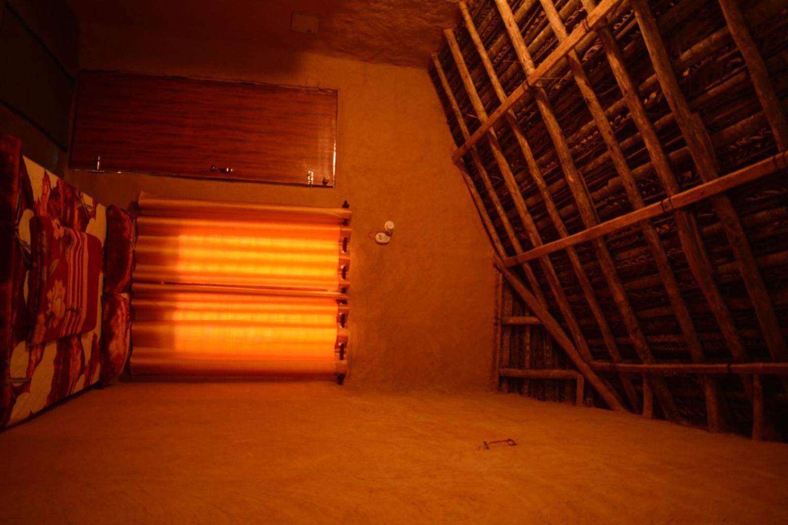Cosmic Mud House Kanthalloor Buitenkant foto